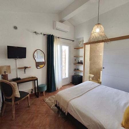 Chambres Isula Bella Figari  Luaran gambar