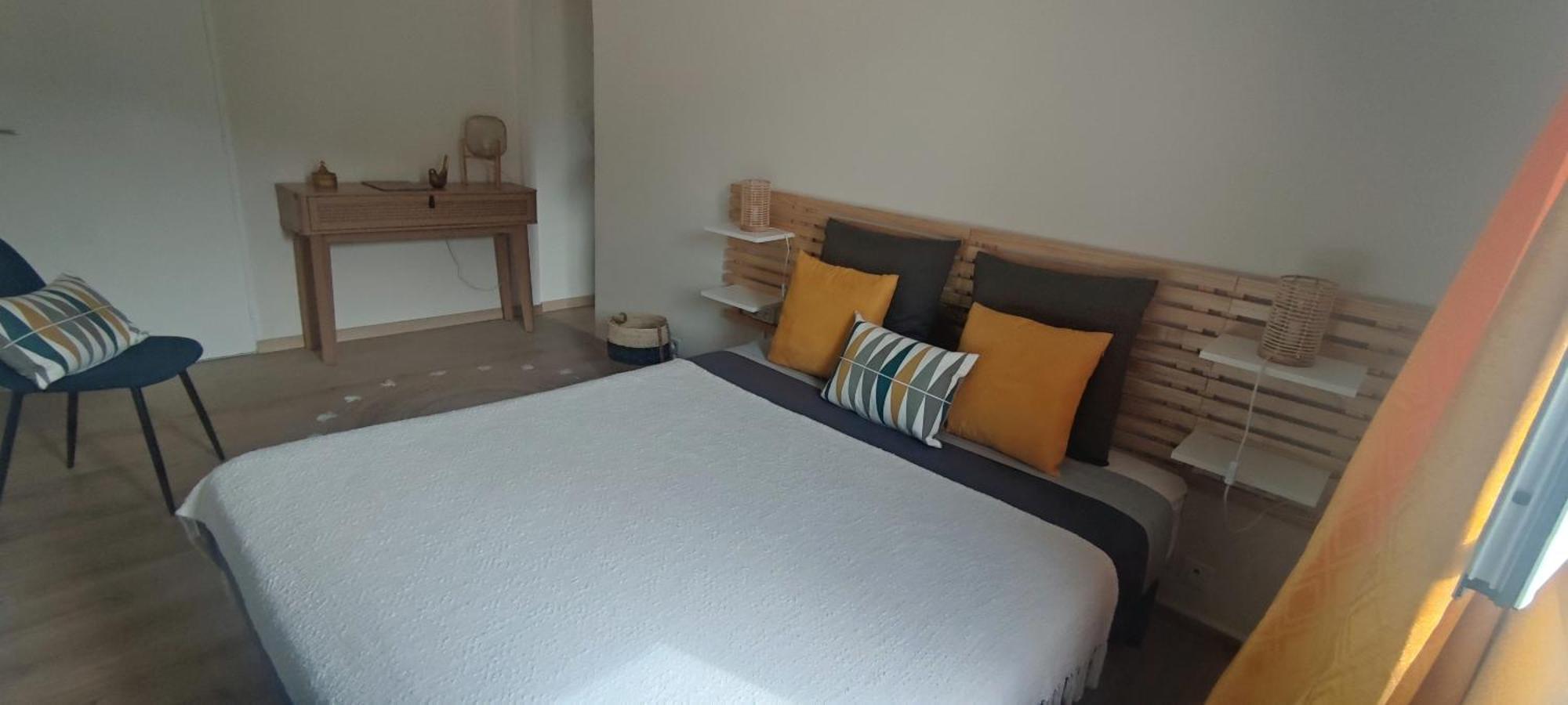 Chambres Isula Bella Figari  Bilik gambar